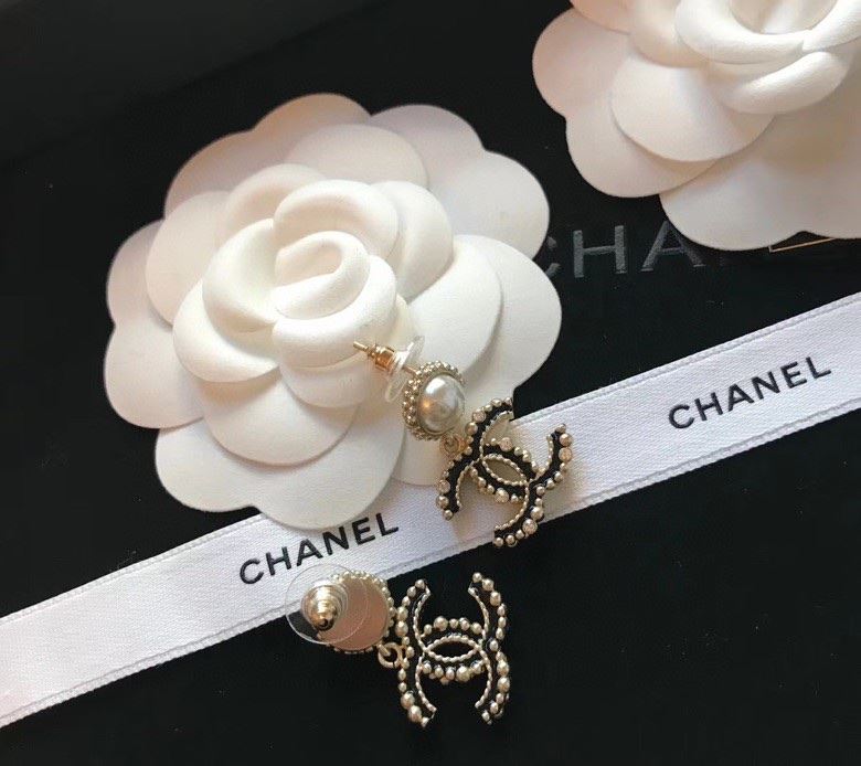 Ch**el earrings